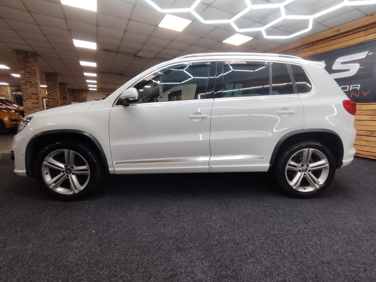 Used Volkswagen Tiguan 2014 for sale - 77001668: Photo 5