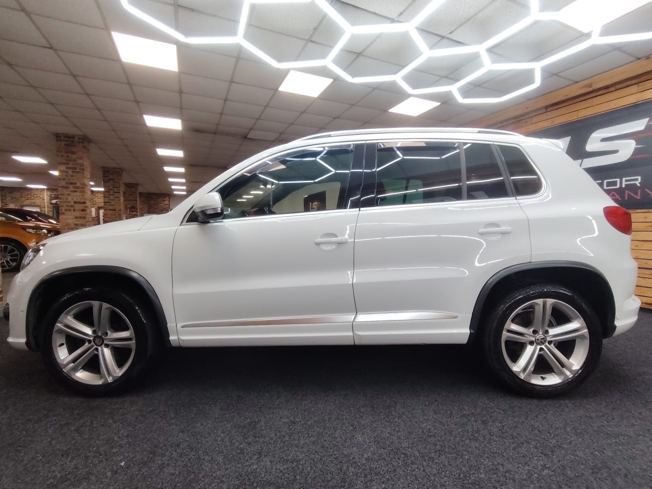 Used Volkswagen Tiguan 2014 for sale - 77001668: Photo 6