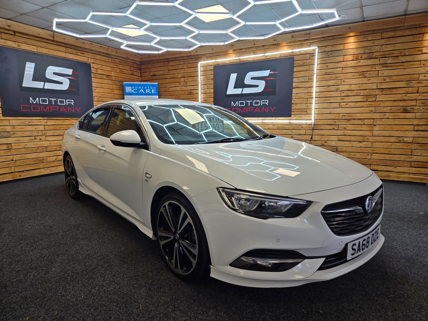 Used Vauxhall Insignia 2018 for sale - 77669230: Photo 3