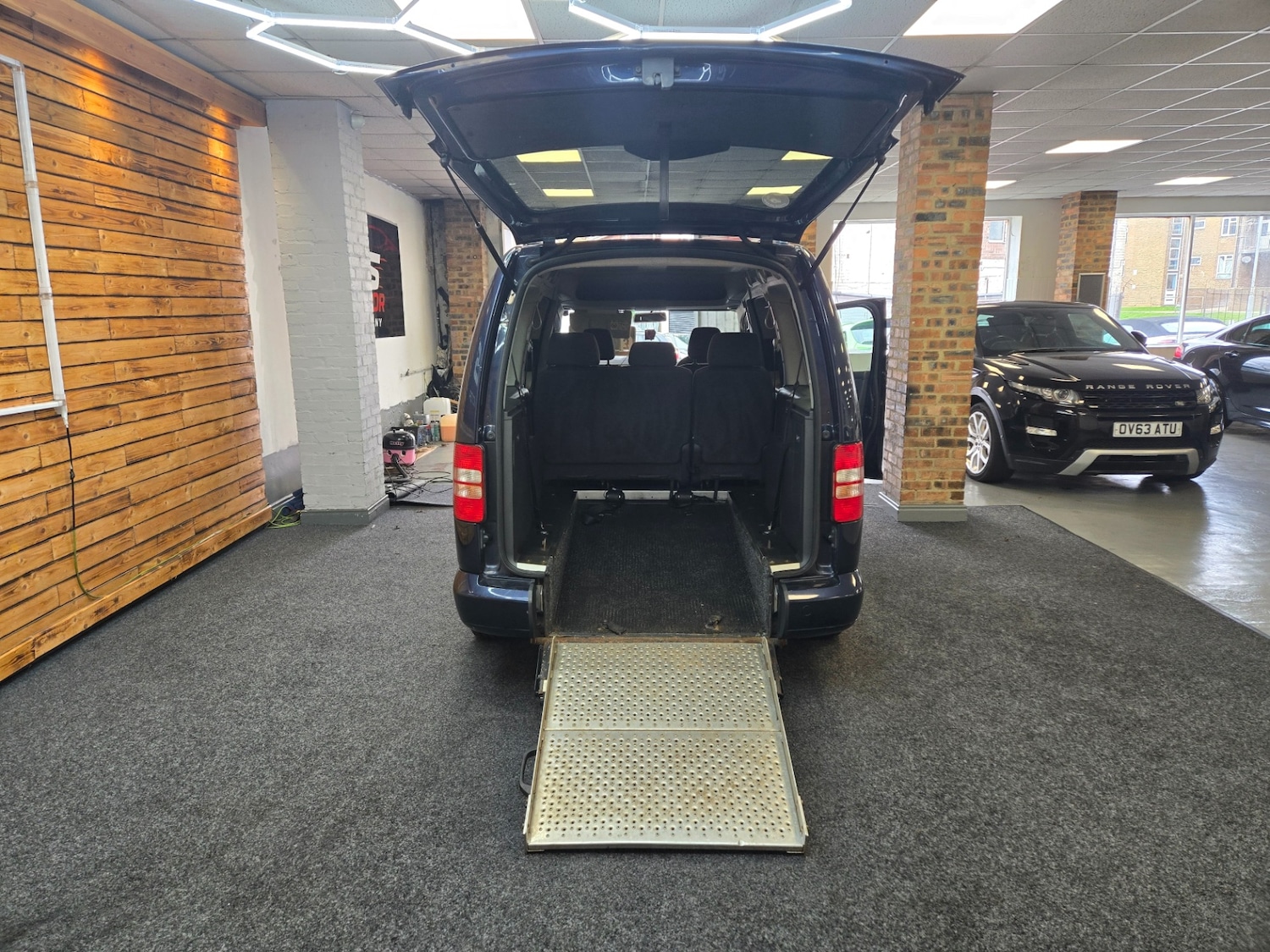 Used Volkswagen Caddy Maxi Life 2015 for sale - 77756423: Photo 12