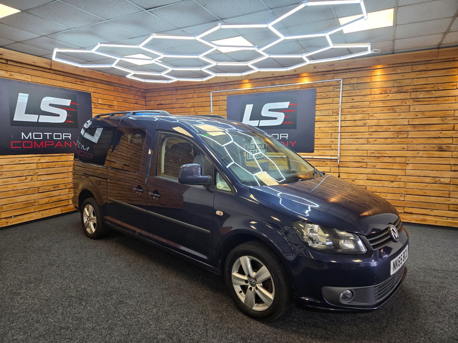 Used Volkswagen Caddy Maxi Life 2015 for sale - 77756423: Photo 2