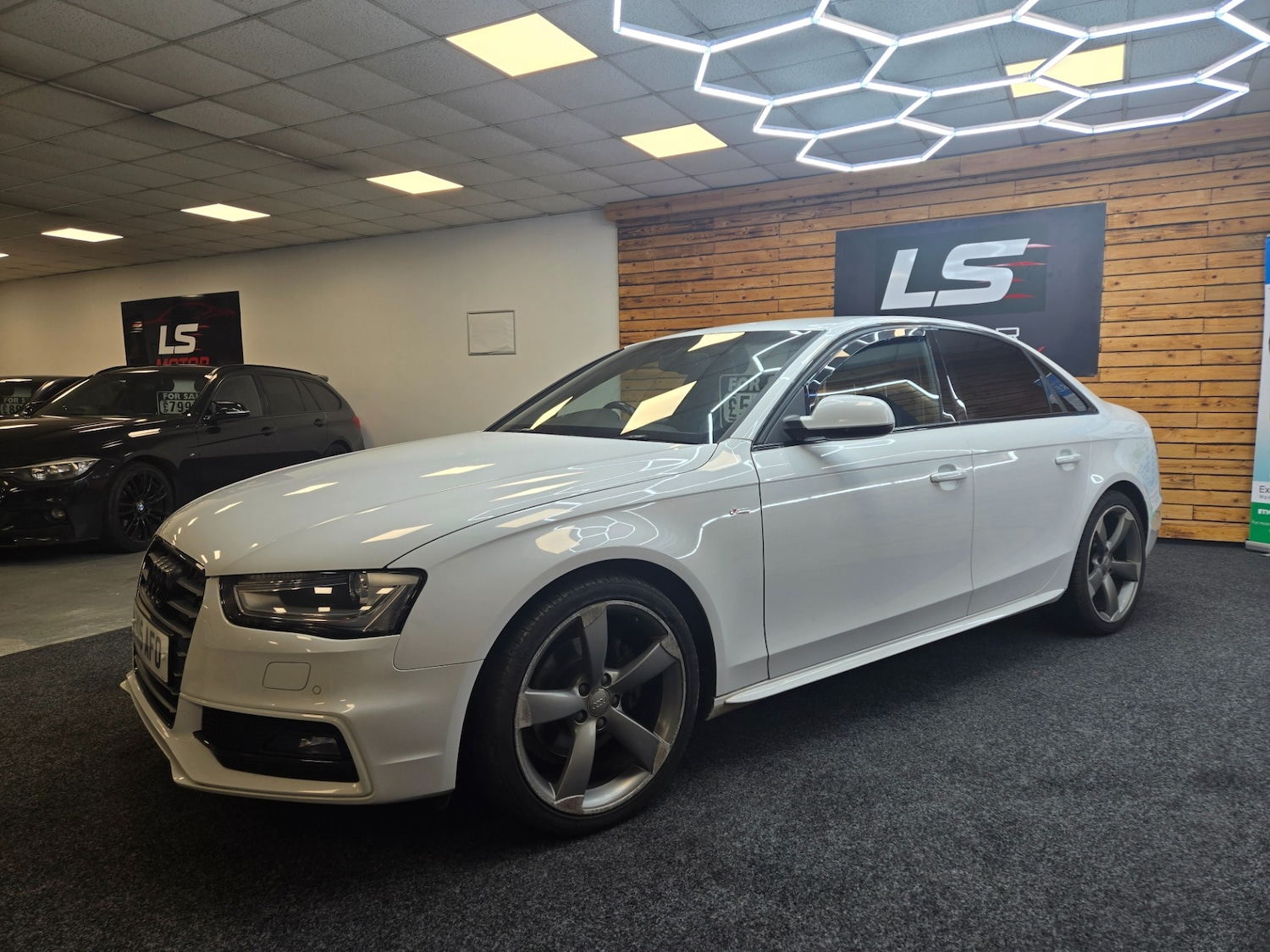 Used Audi A4 2015 for sale - 76955123: Photo 5