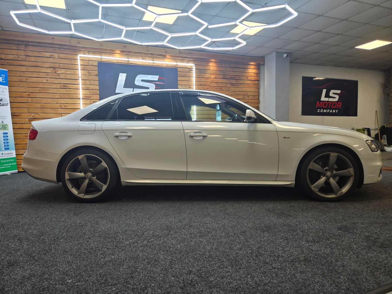 Used Audi A4 2015 for sale - 76955123: Photo 8