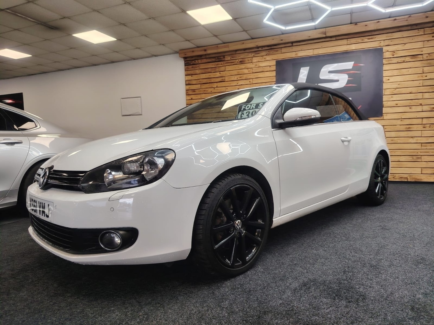 Used Volkswagen Golf 2011 for sale - 77054629: Photo 2