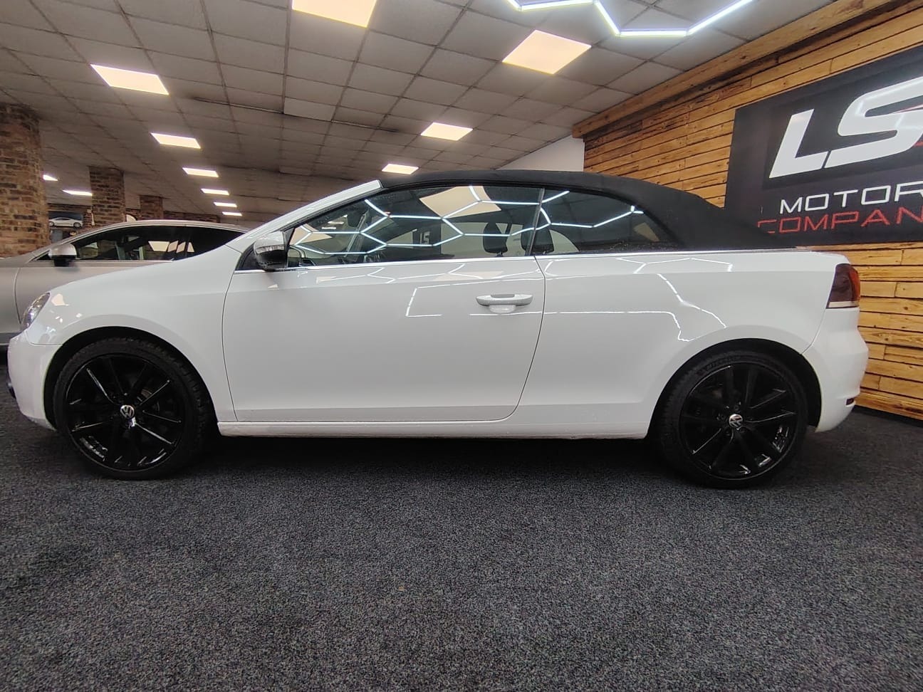 Used Volkswagen Golf 2011 for sale - 77054629: Photo 8