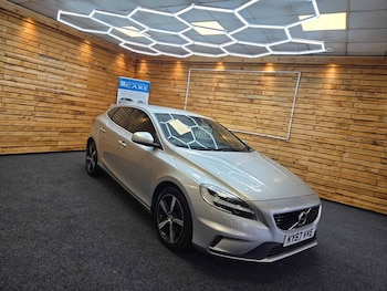 Used Volvo V40 2017 for sale - 76483172: Photo