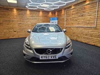 Used Volvo V40 2017 for sale - 76483172: Photo