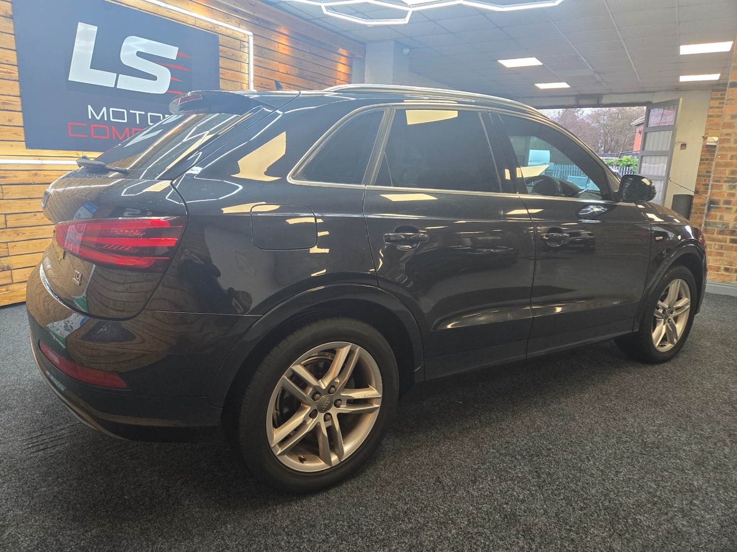 Used Audi Q3 2014 for sale - 76796619: Photo 7
