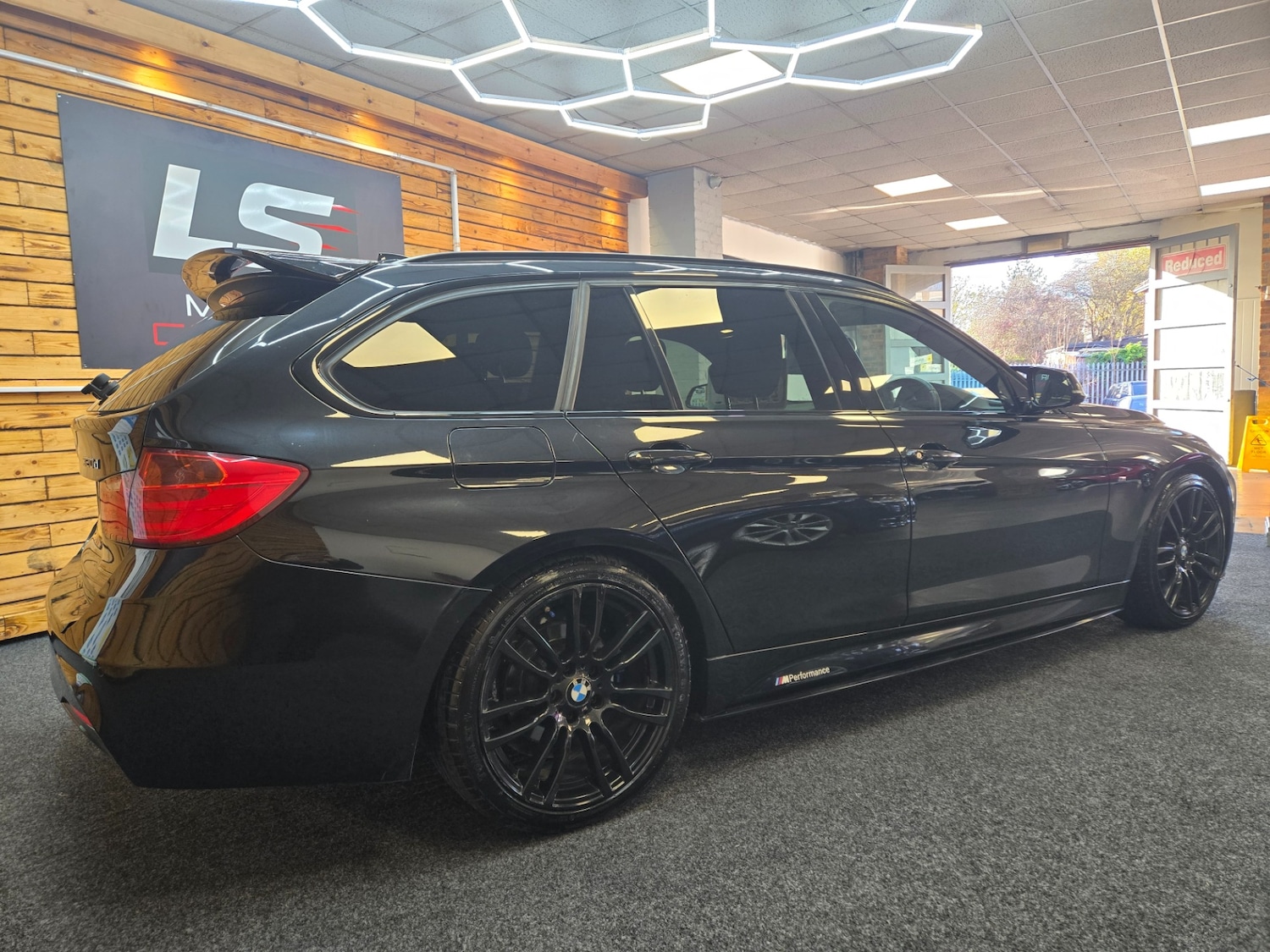 Used BMW 3 Series 2014 for sale - 76610824: Photo 11