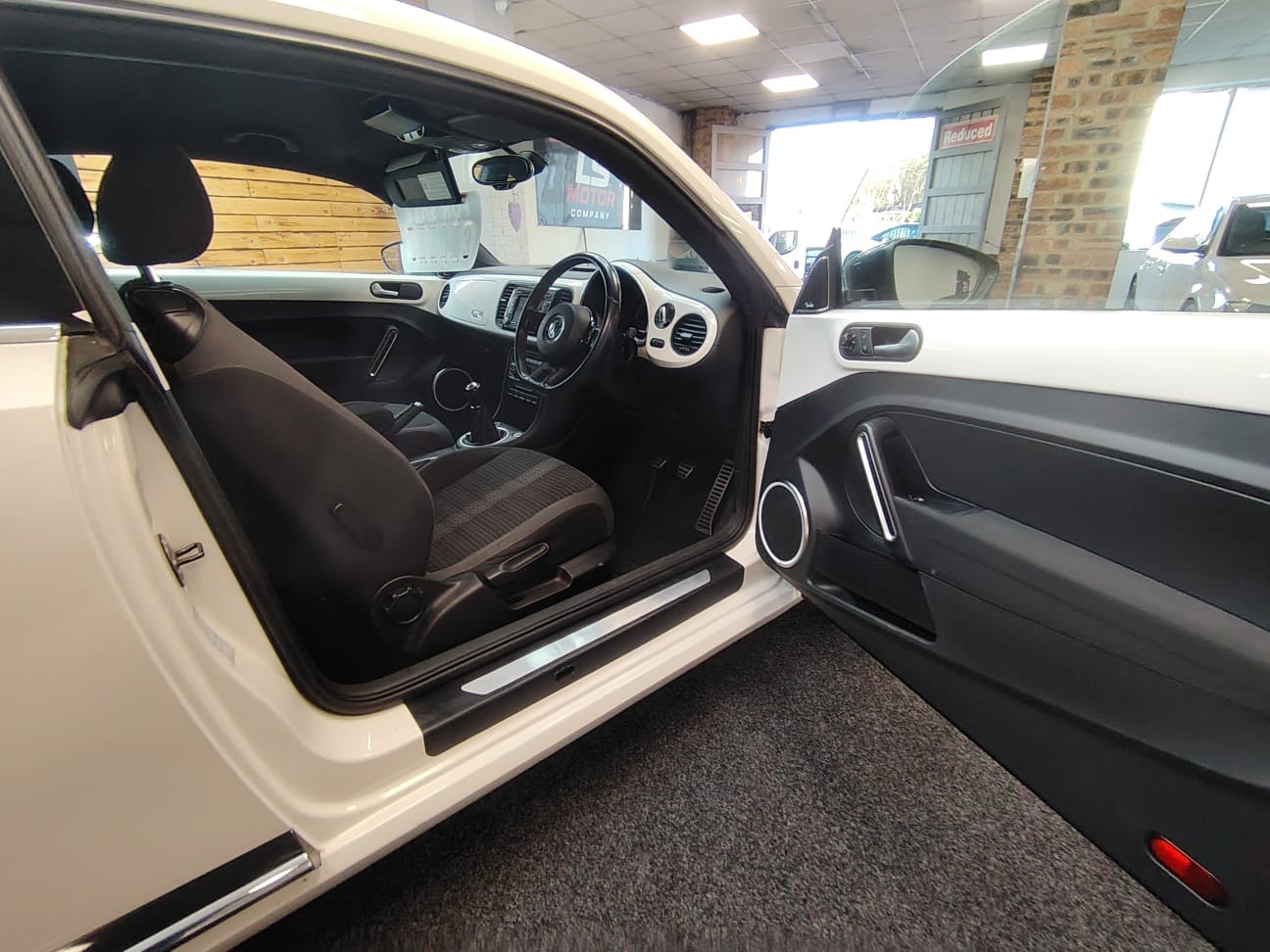 Used Volkswagen Beetle 2013 for sale - 77001620: Photo 14