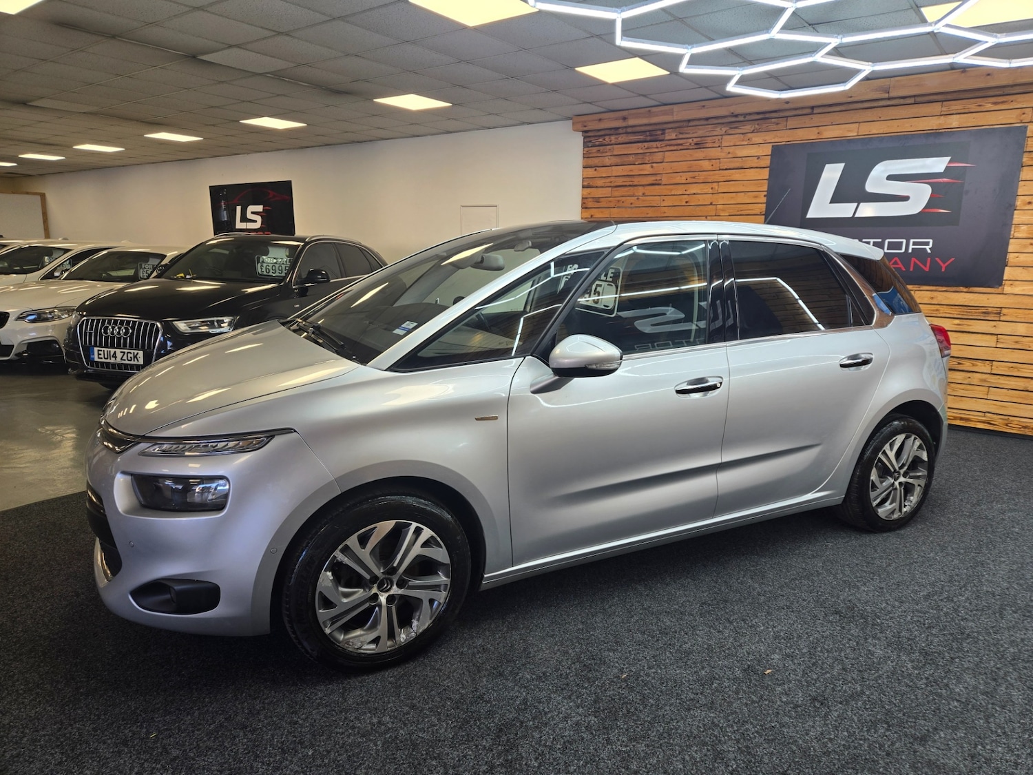 Used Citroen C4 Picasso 2015 for sale - 76796602: Photo 5