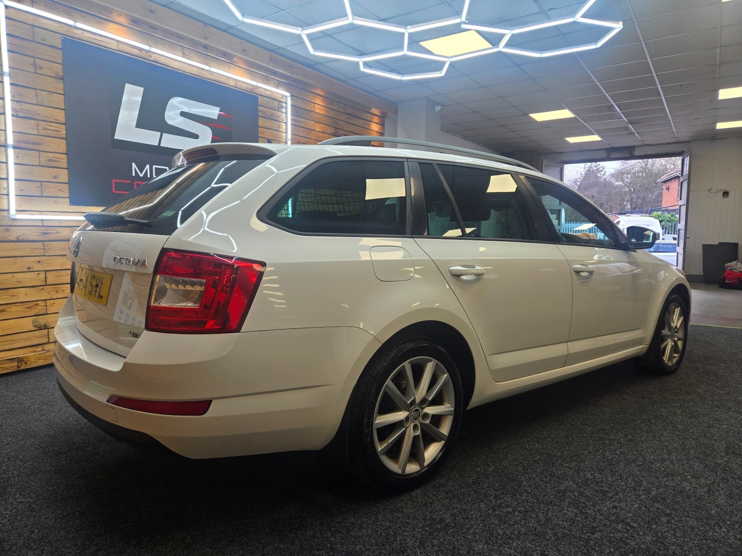 Used Skoda Octavia 2014 for sale - 77698510: Photo 7