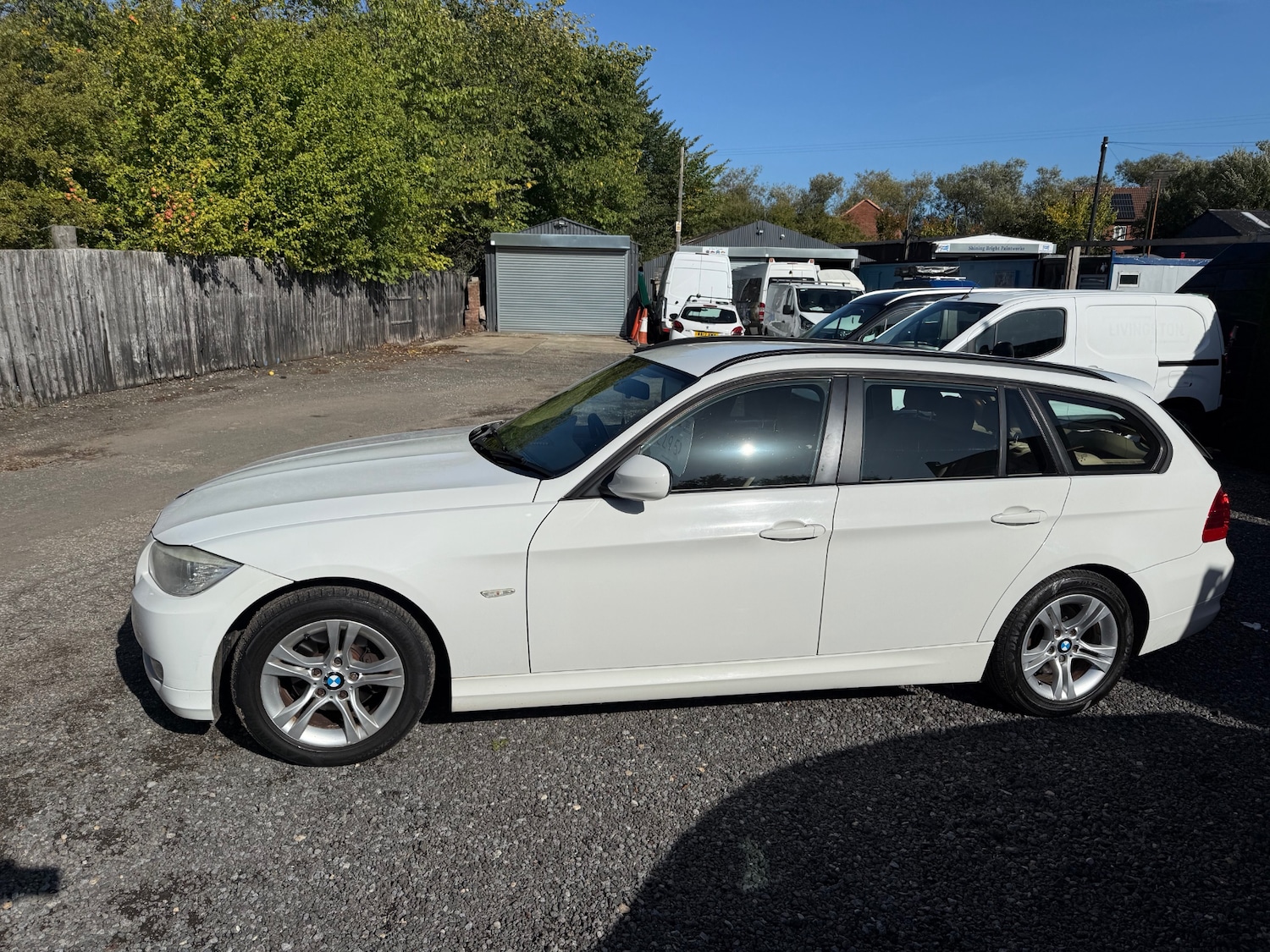 Used BMW 3 Series 2011 for sale - 75994835: Photo 2