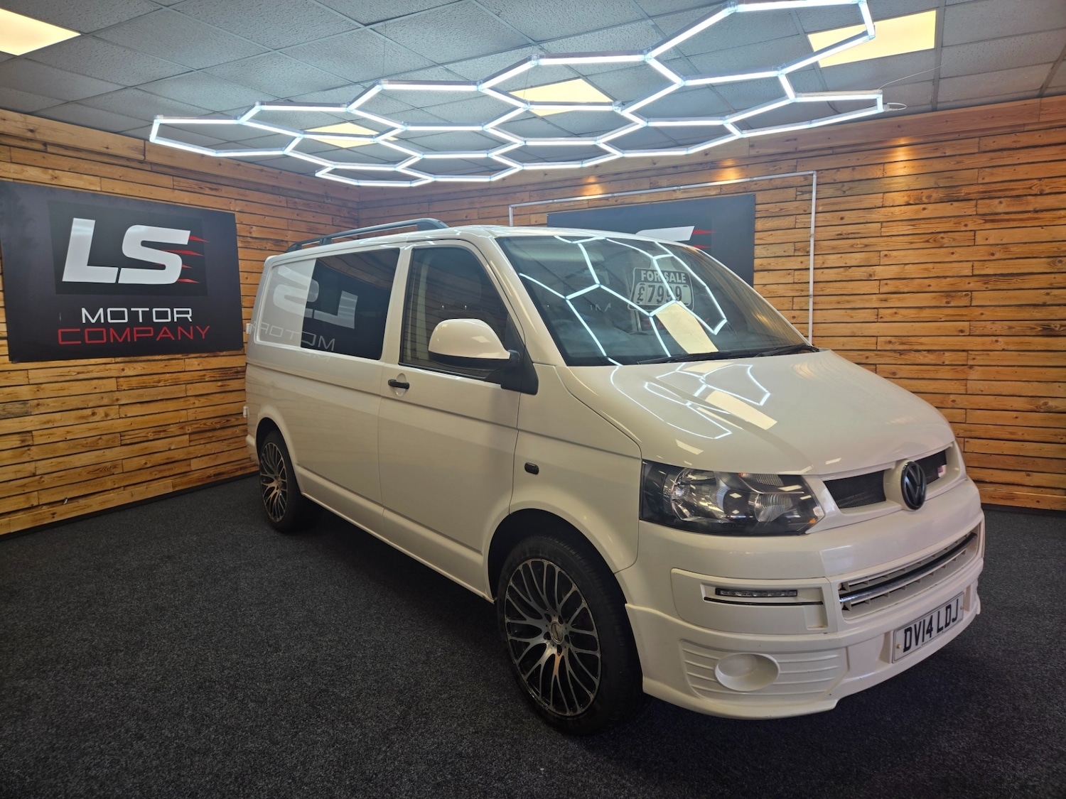 Used Volkswagen Transporter 2014 for sale - 76649583: Photo 2