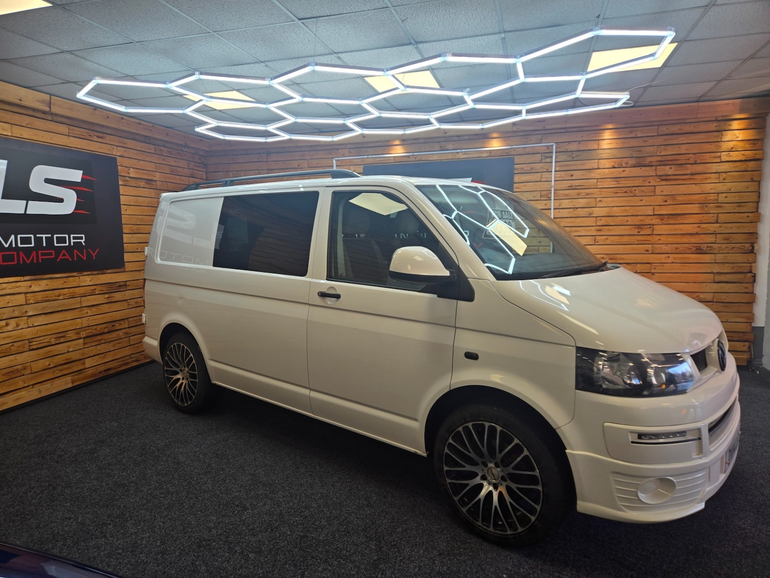Used Volkswagen Transporter 2014 for sale - 76649583: Photo 8