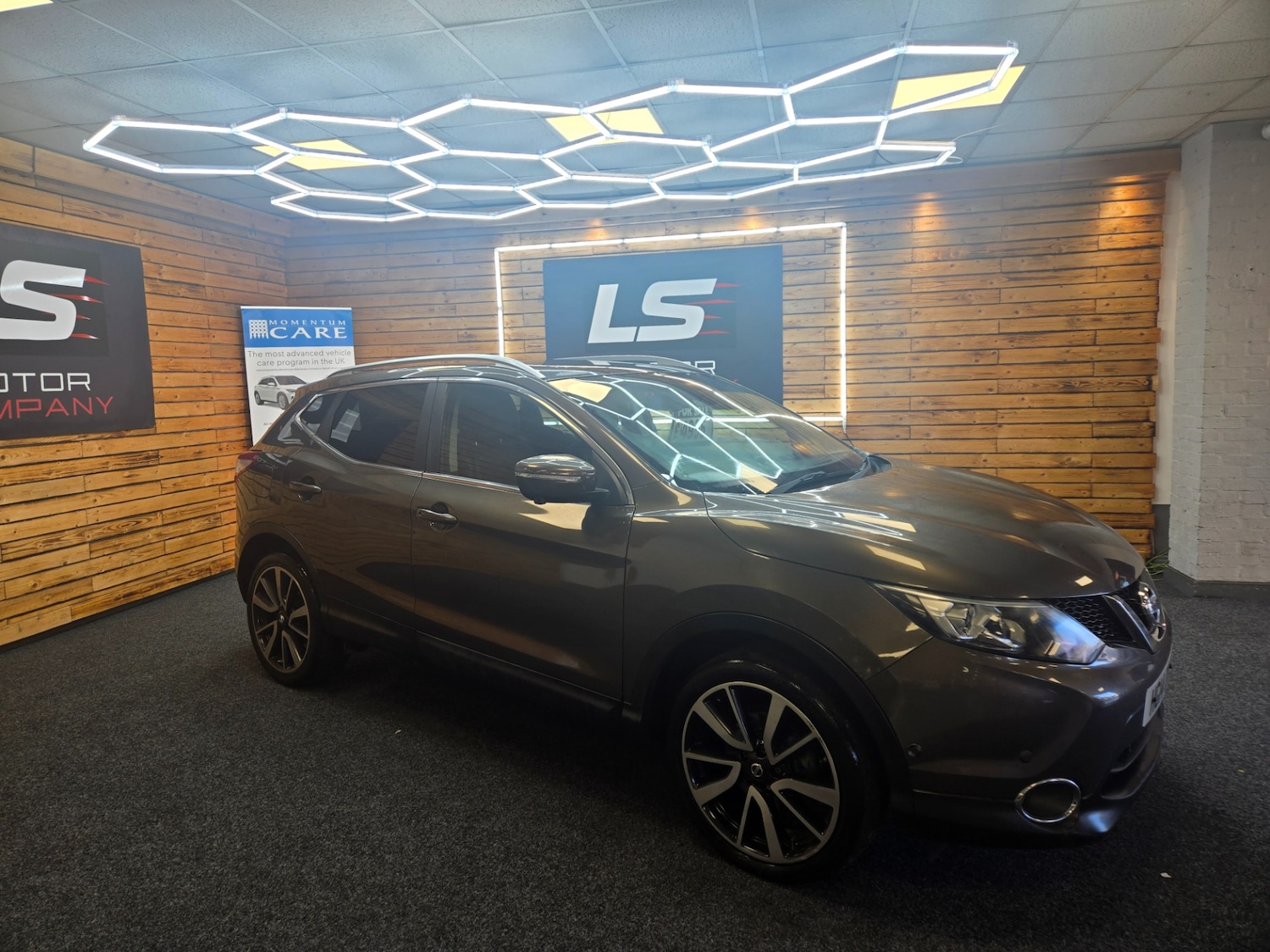 Used Nissan Qashqai 2014 for sale - 76796597: Photo 5