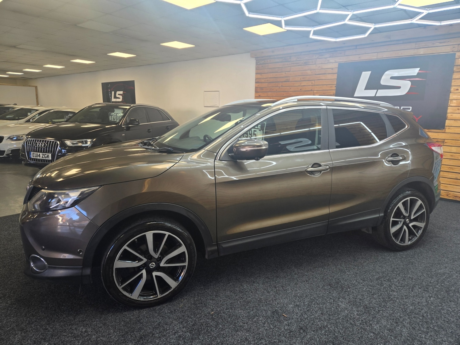 Used Nissan Qashqai 2014 for sale - 76796597: Photo 8