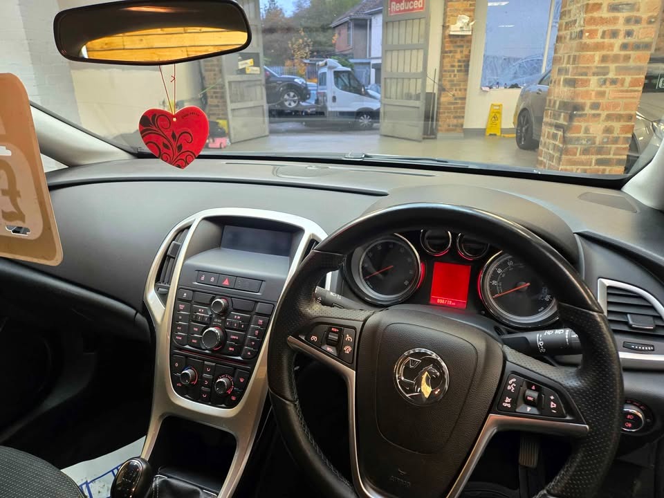 Used Vauxhall Astra 2013 for sale - 76483275: Photo 7