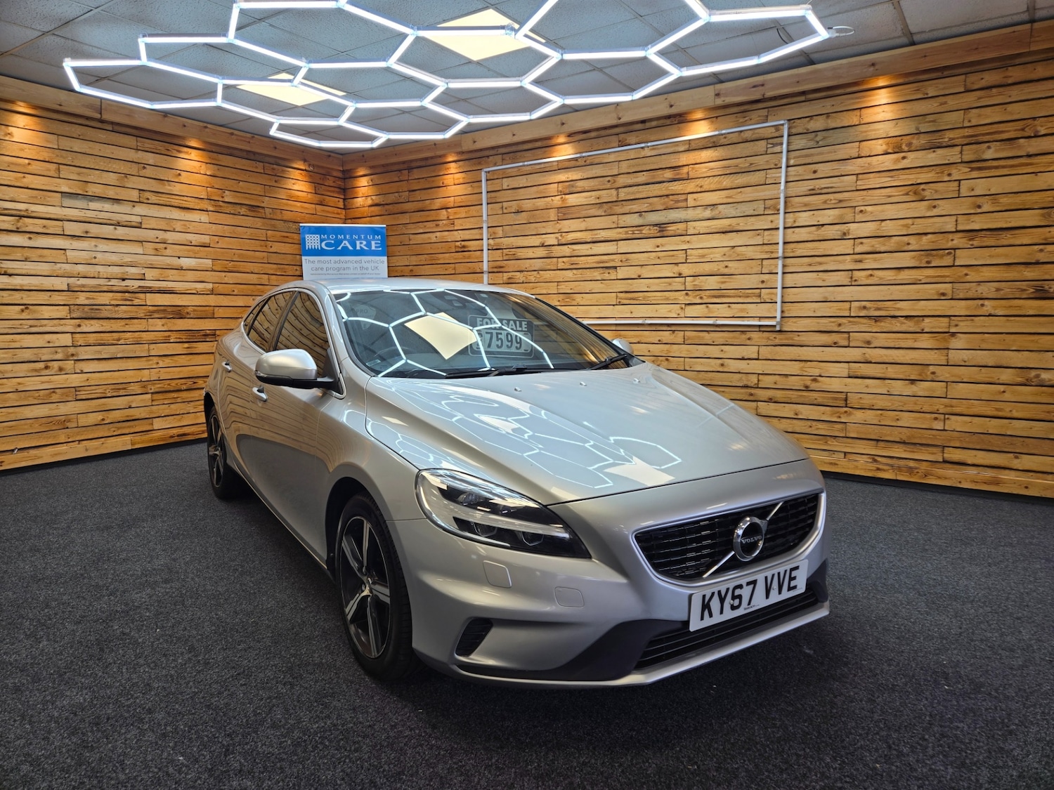Used Volvo V40 2017 for sale - 77054668: Photo 3
