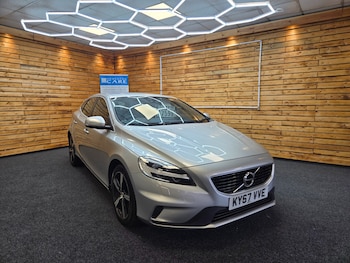 Used Volvo V40 2017 for sale - 77054668: Photo