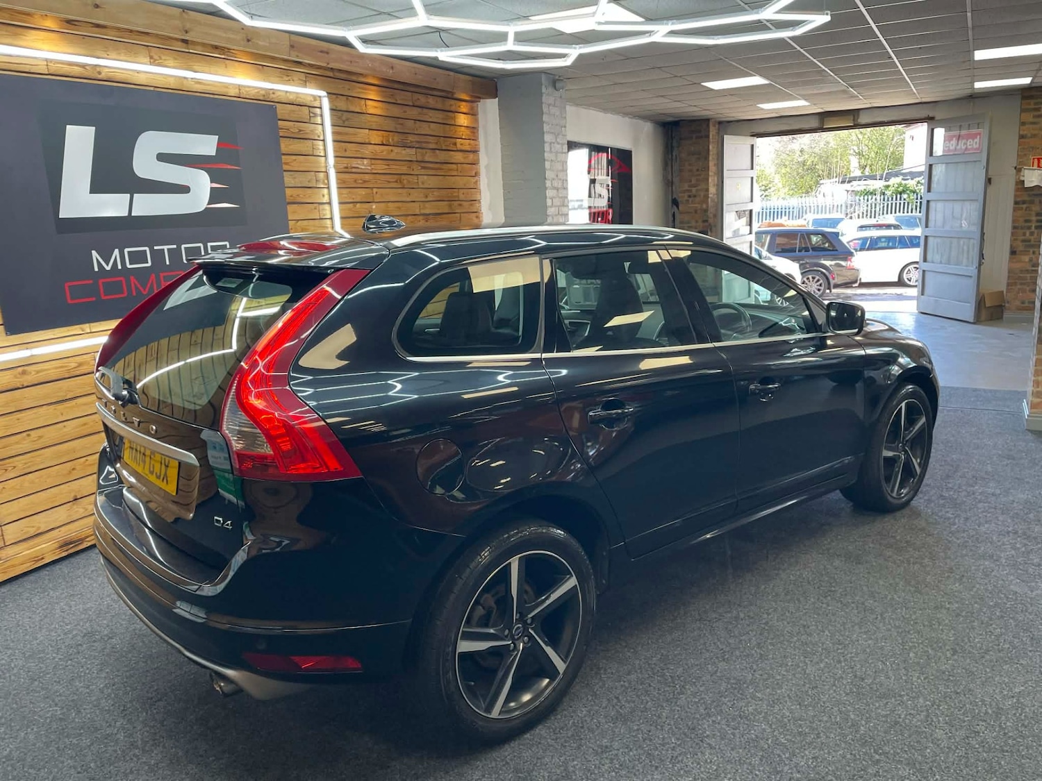 Used Volvo XC60 2014 for sale - 78143658: Photo 6