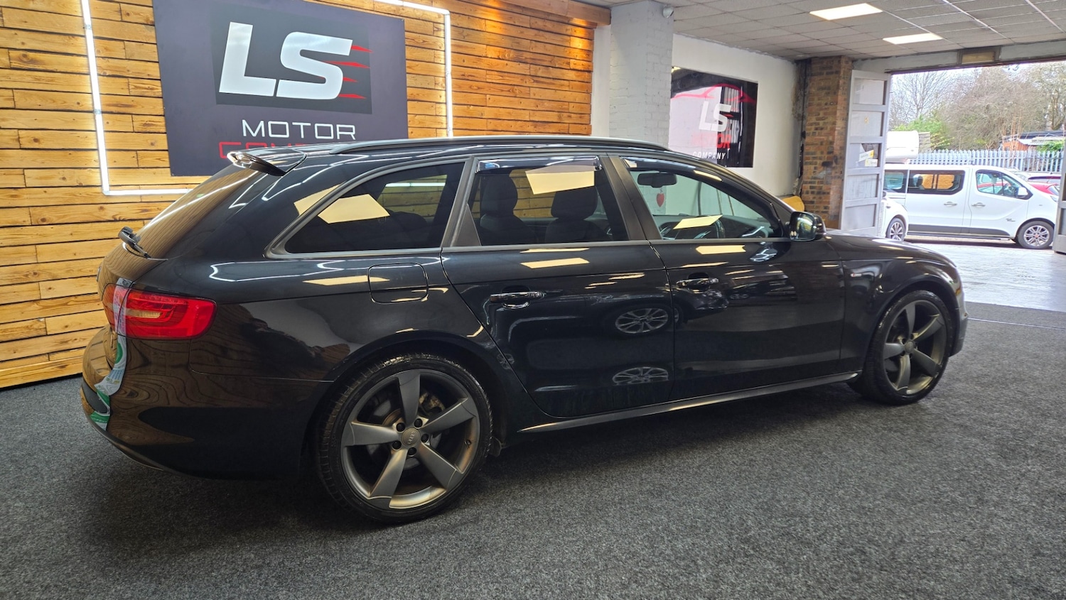 Used Audi A4 2013 for sale - 77996339: Photo 7