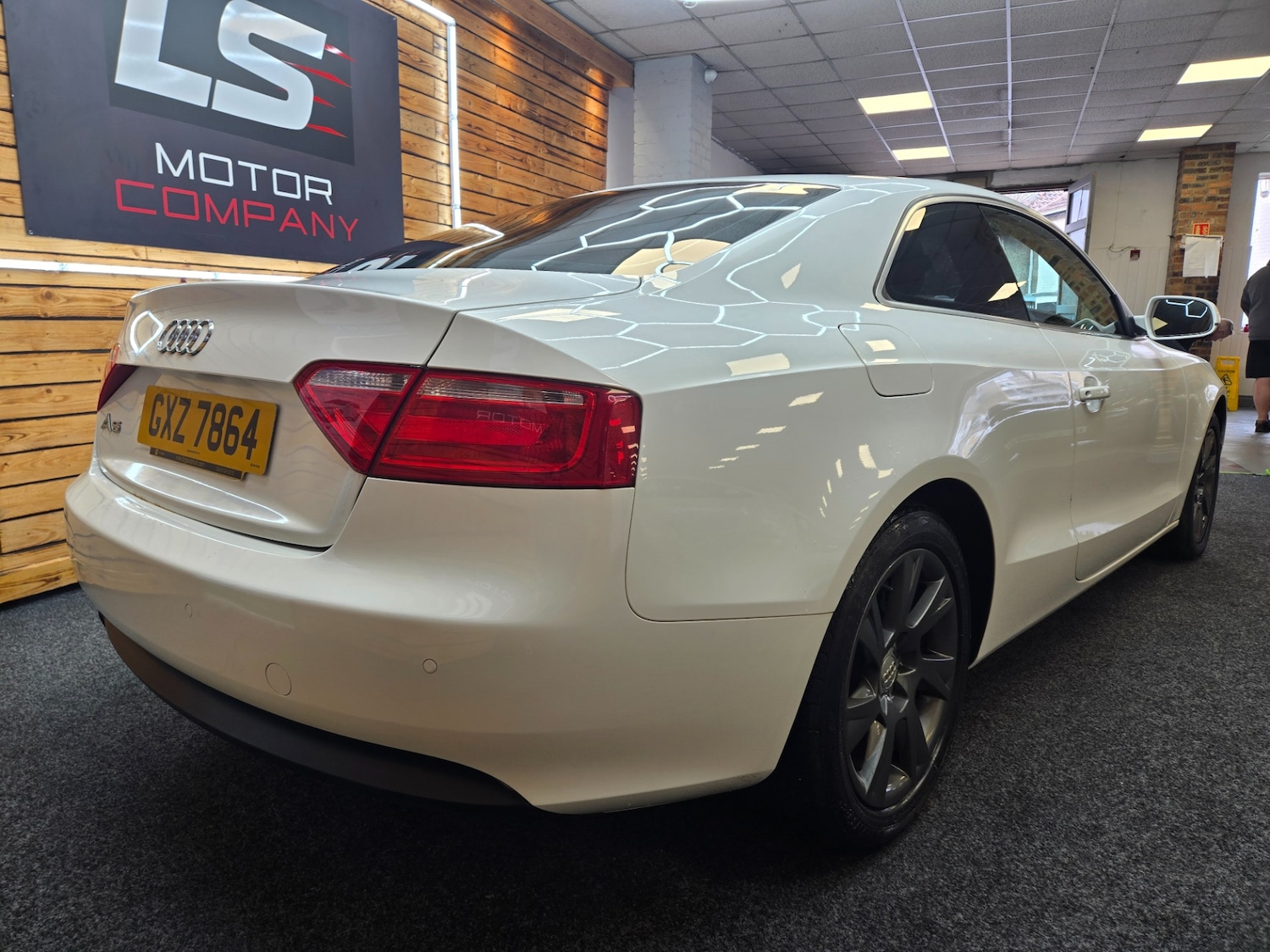 Used Audi A5 2010 for sale - 77698511: Photo 5