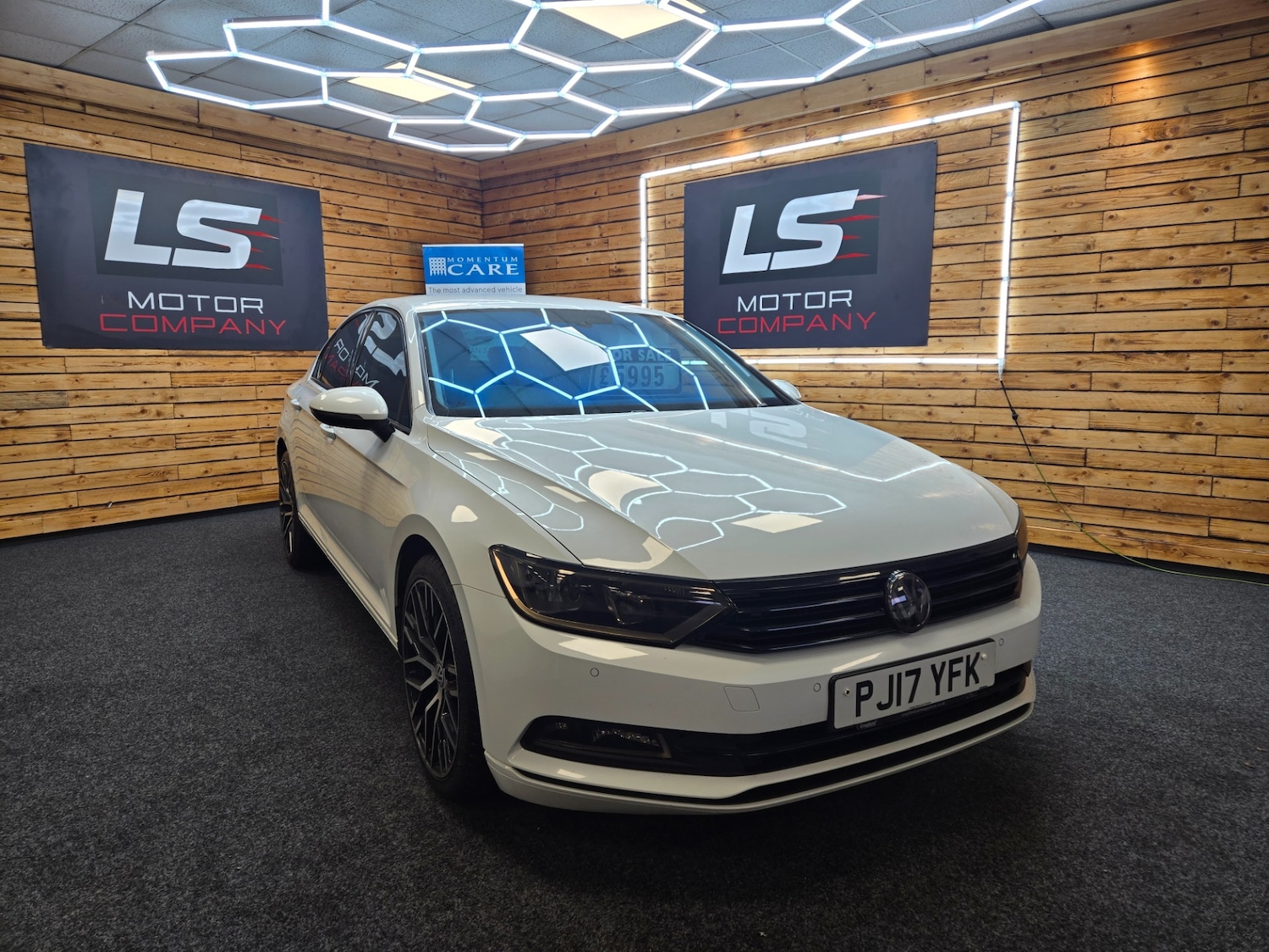 Used Volkswagen Passat 2017 for sale - 77466102: Photo 3