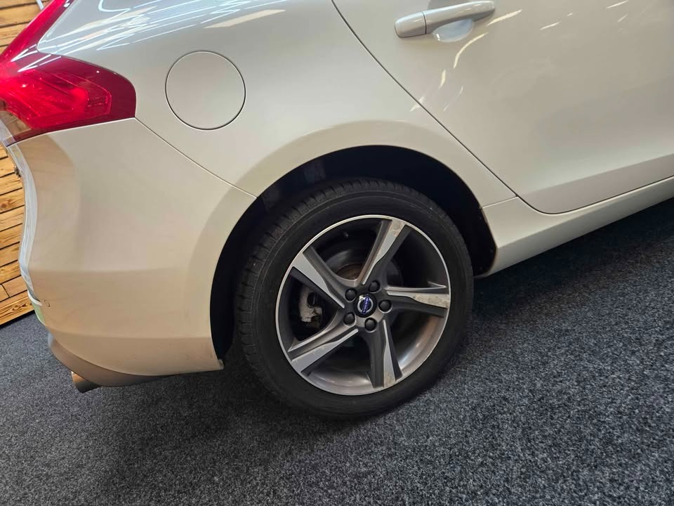 Used Volvo V40 2015 for sale - 76483164: Photo 8