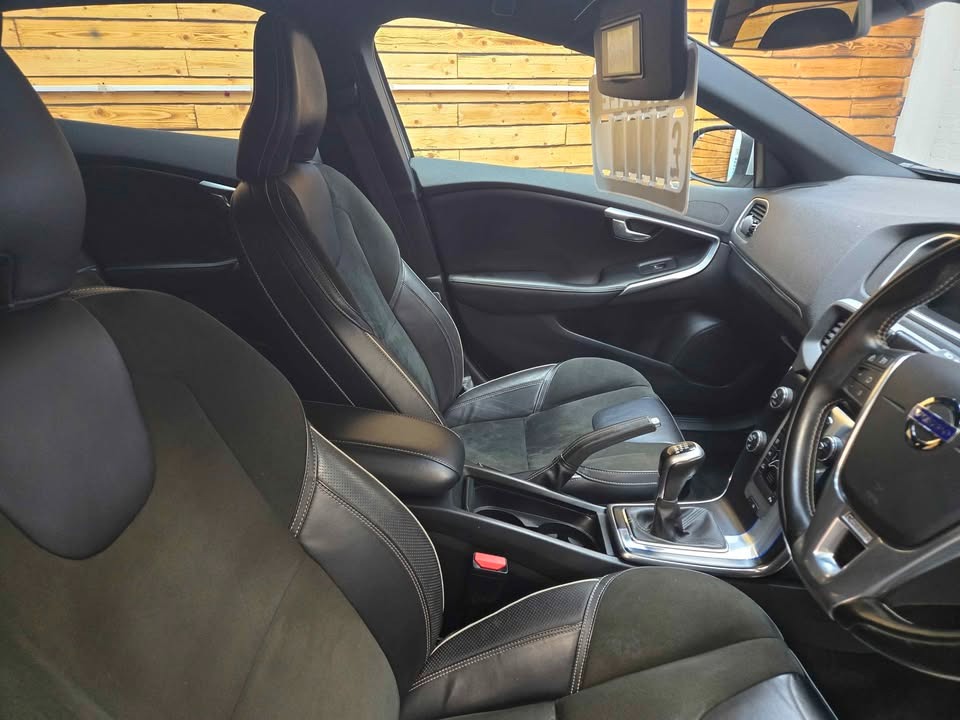 Used Volvo V40 2015 for sale - 76483164: Photo 9