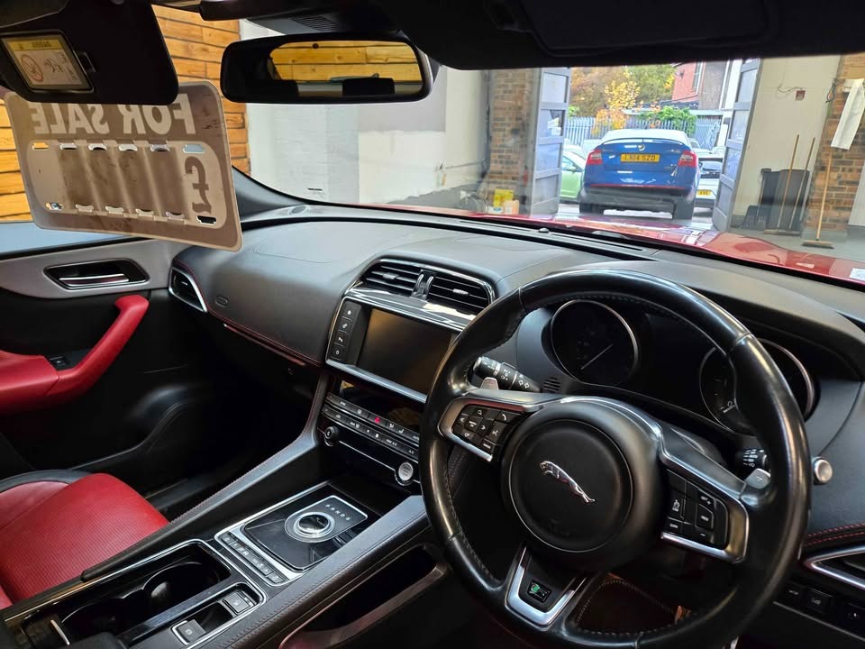 Used Jaguar F-Pace 2017 for sale - 76483242: Photo 10