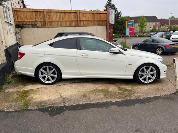 Used Mercedes-Benz C-Class 2011 for sale - 68153457: Photo 1