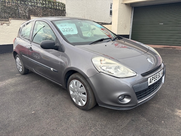 Used Renault Clio 2010 for sale - 73976573: Photo 2