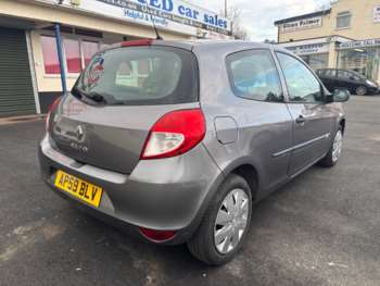 Used Renault Clio 2010 for sale - 73976573: Photo