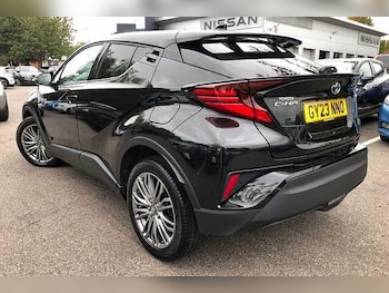 Used Toyota C-HR 2023 for sale - 76094639: Photo 2