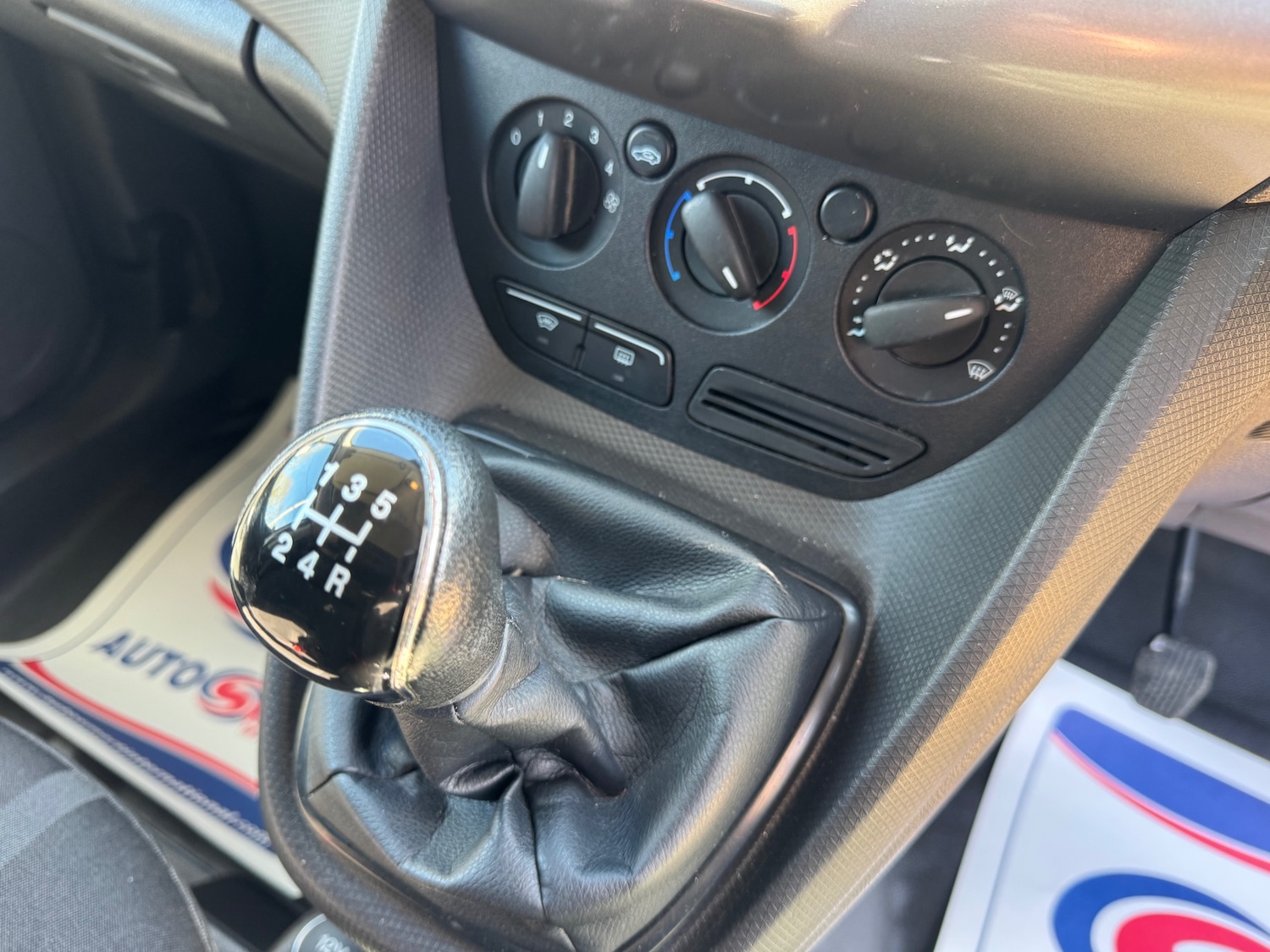 Used Ford Transit Connect 2015 for sale - 78025834: Photo 19