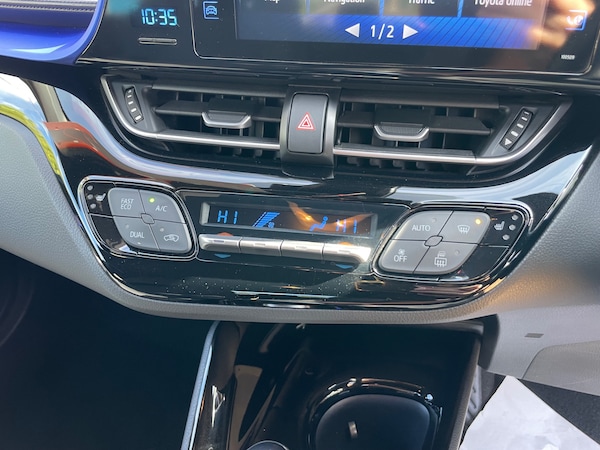 Used Toyota C-HR 2018 for sale - 75689544: Photo 21