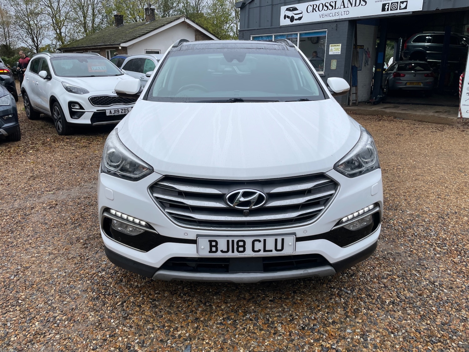 Used Hyundai Santa Fe 2018 for sale - 76397157: Photo 2