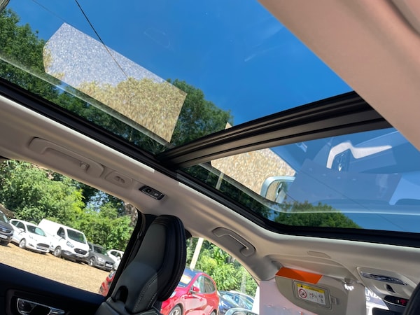 Used Volvo XC60 2018 for sale - 74769861: Photo 18