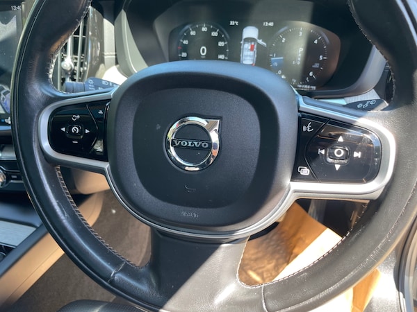 Used Volvo XC60 2018 for sale - 74769861: Photo 23