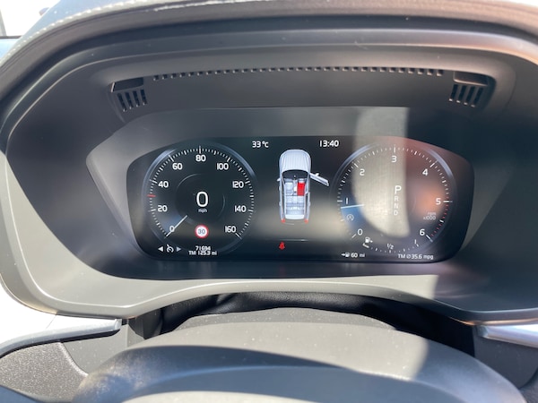 Used Volvo XC60 2018 for sale - 74769861: Photo 24