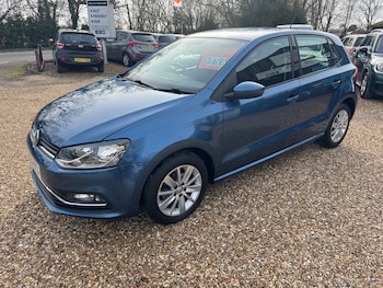 Used Volkswagen Polo 2015 for sale - 77570277: Photo