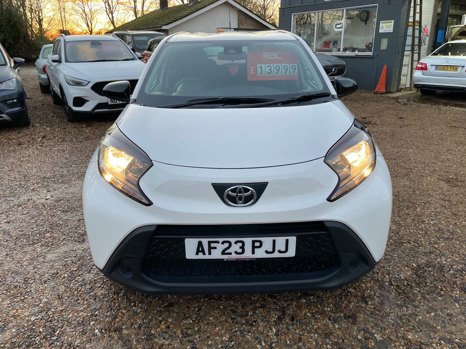 Used Toyota Aygo X 2023 for sale - 76682535: Photo 2