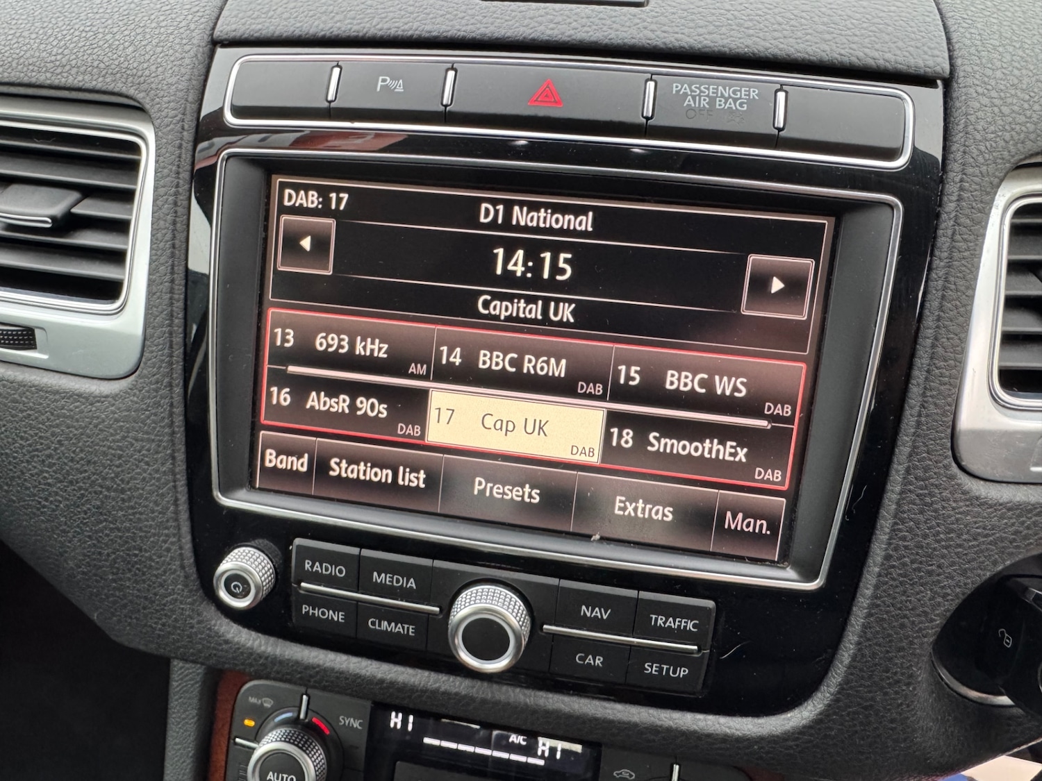 Used Volkswagen Touareg 2015 for sale - 77124060: Photo 24