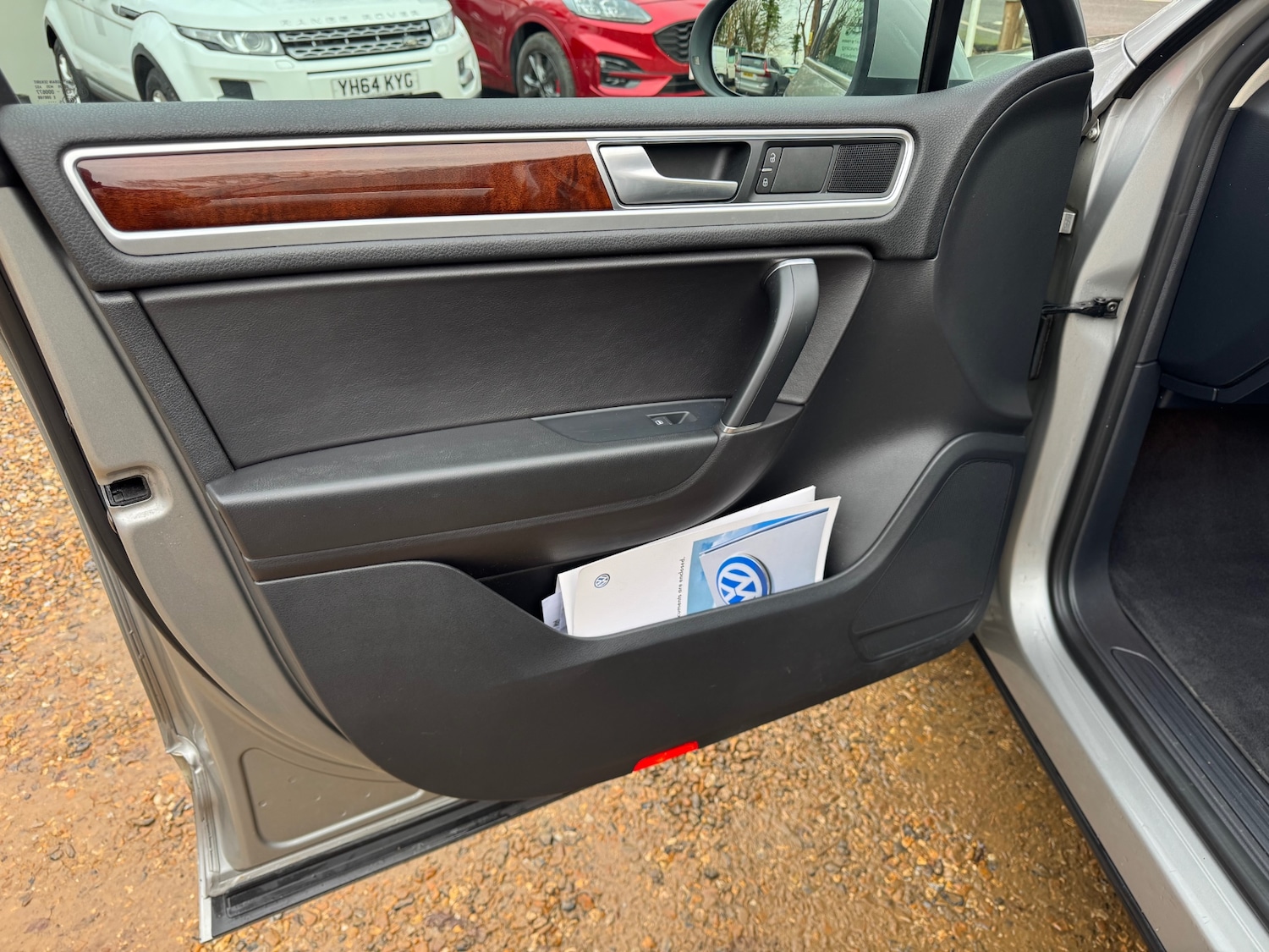 Used Volkswagen Touareg 2015 for sale - 77124060: Photo 8