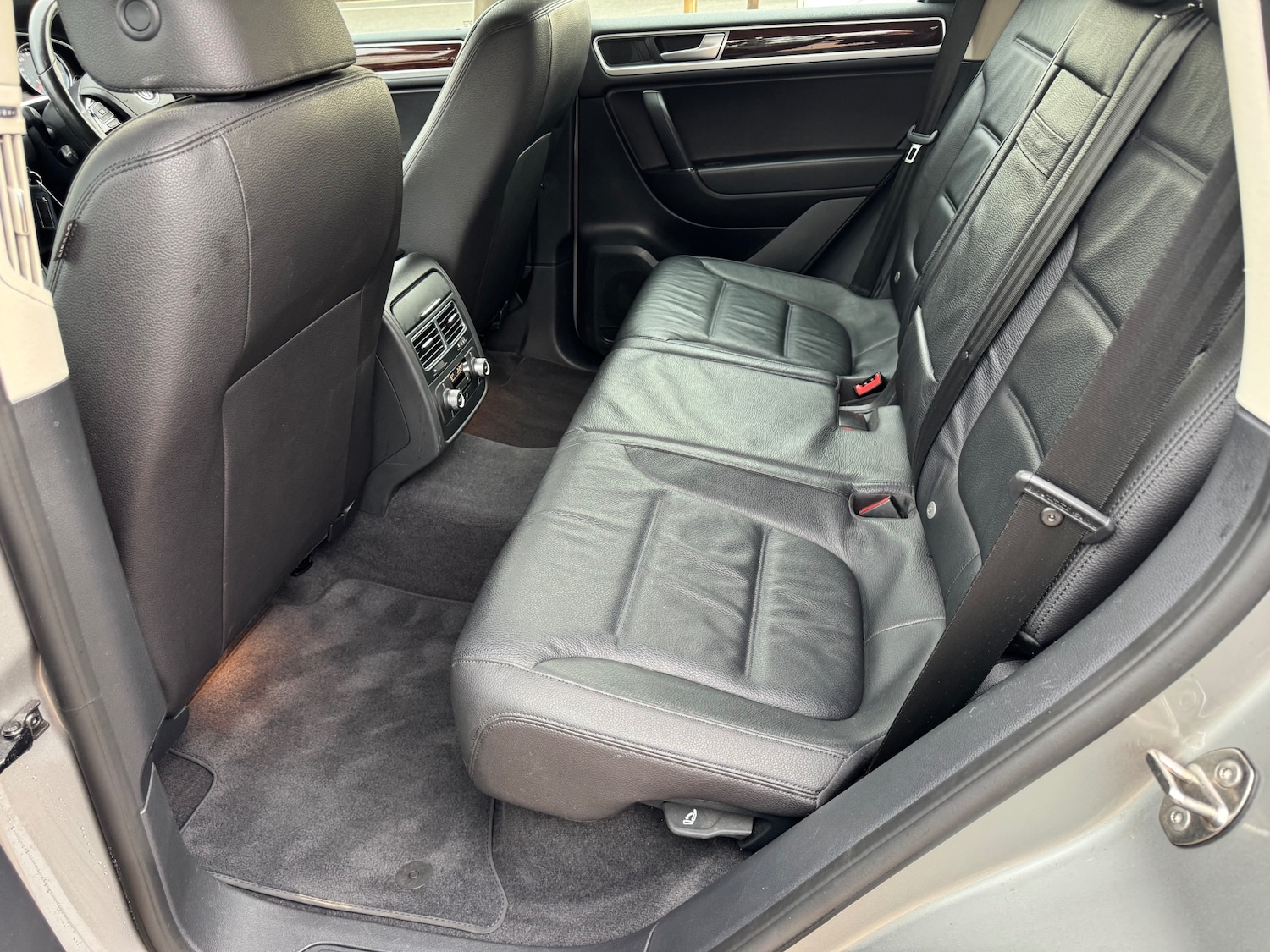 Used Volkswagen Touareg 2015 for sale - 77124060: Photo 9