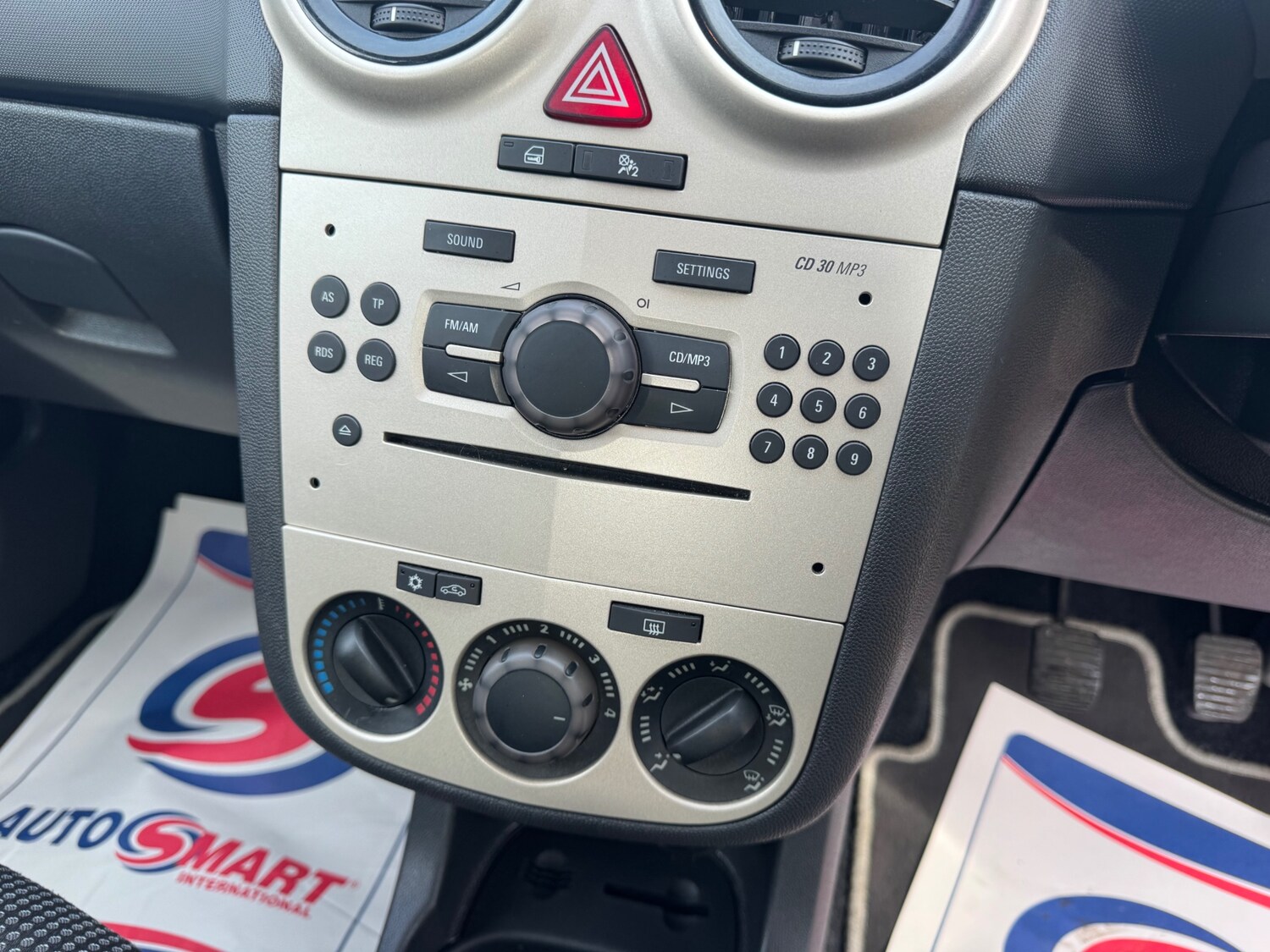 Used Vauxhall Corsa 2010 for sale - 77877402: Photo 19