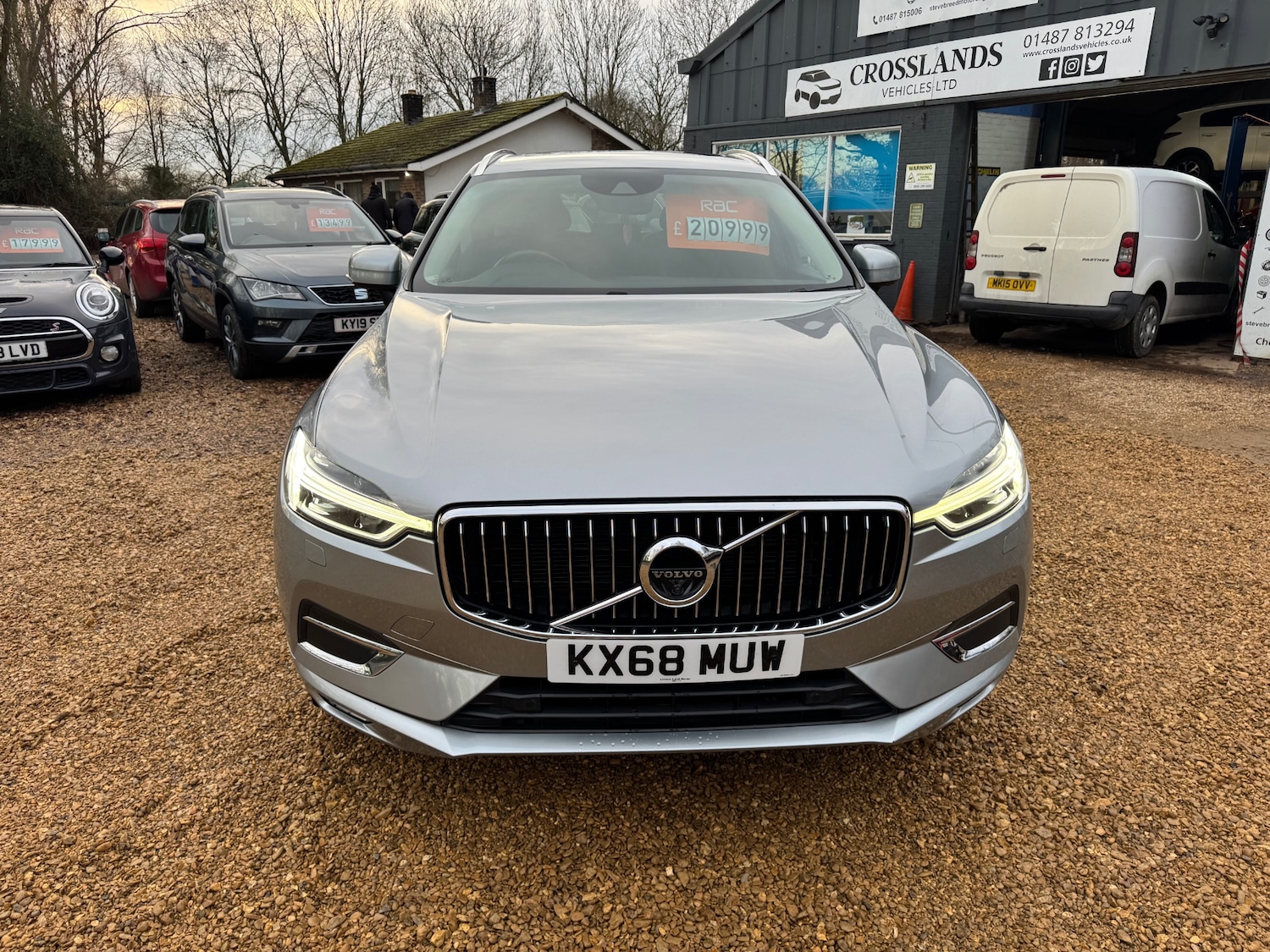 Used Volvo XC60 2018 for sale - 77198087: Photo 2