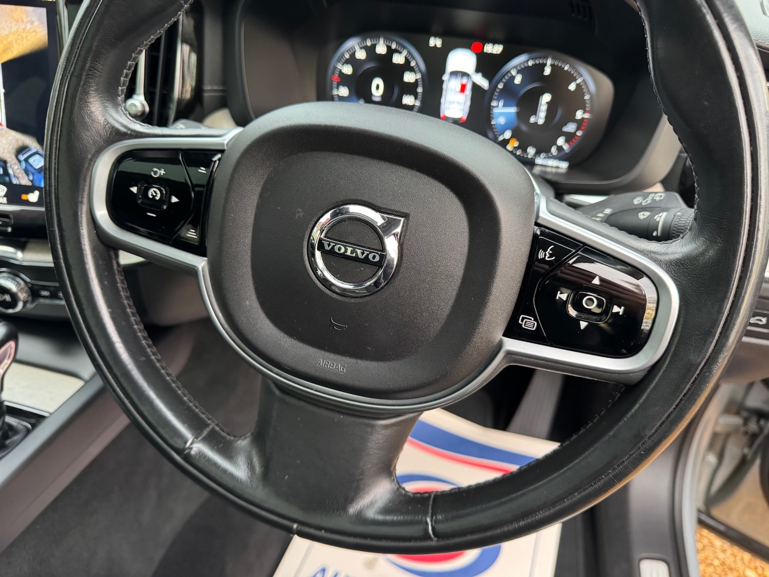 Used Volvo XC60 2018 for sale - 77198087: Photo 24