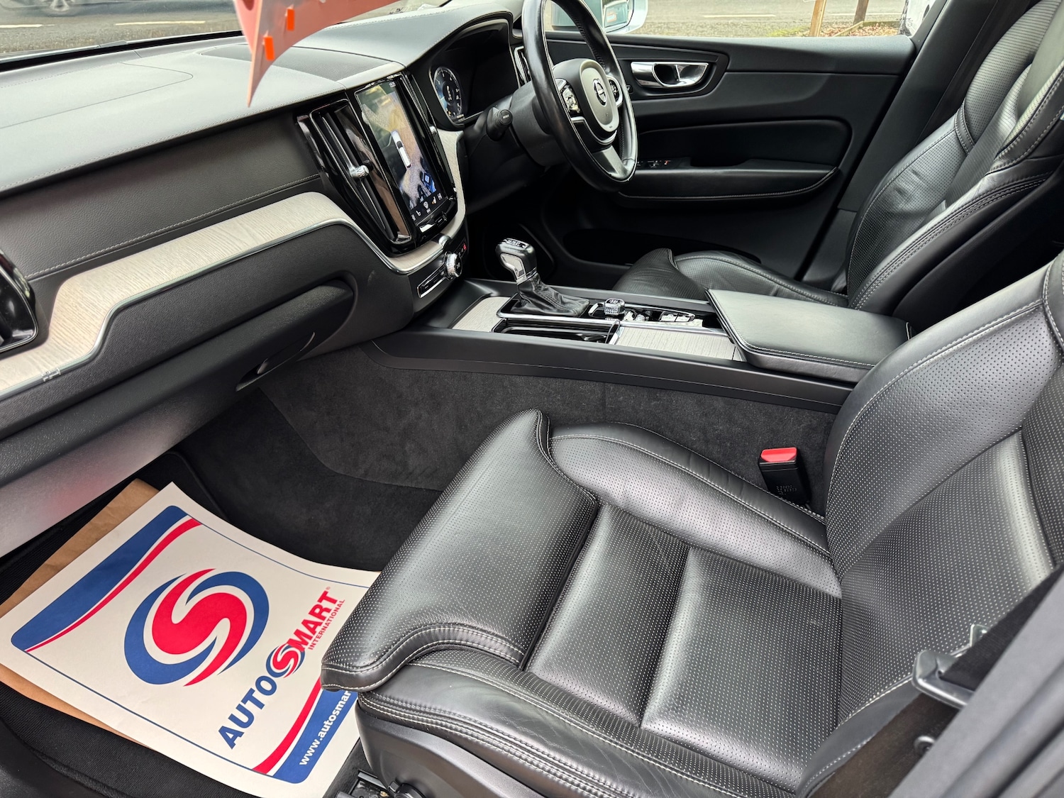 Used Volvo XC60 2018 for sale - 77198087: Photo 7